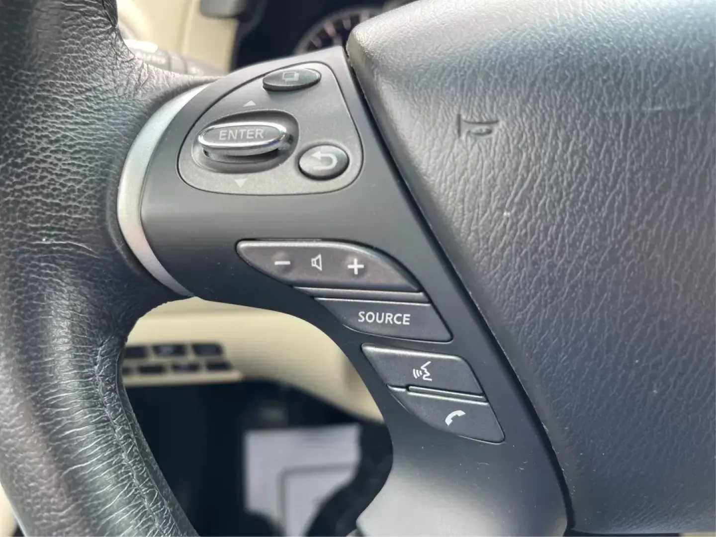2015 Infiniti QX60 Base (5N1AL0MM9FC) with an Other engine, located at 1184 Kauffman Ave, Fairborn, OH, 45324, (937) 908-9800, 39.807072, -84.031563 - Photo#14