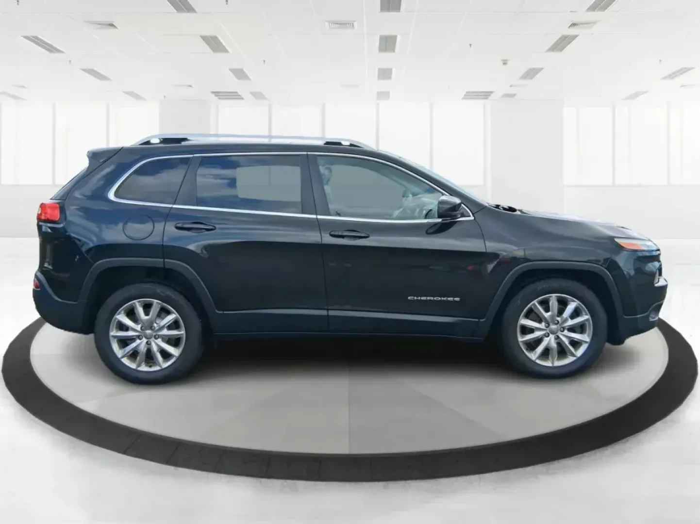 2015 Jeep Cherokee Limited (1C4PJMDB1FW) with an Other engine, located at 1099 N County Rd 25A , Troy, OH, 45373, (937) 908-9800, 40.057041, -84.215462 - Photo#1