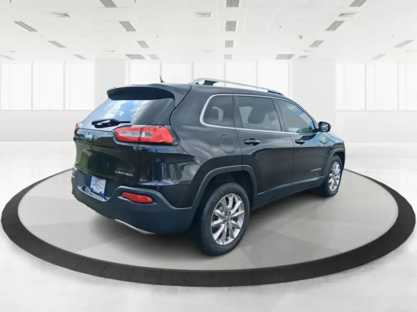 2015 Jeep Cherokee Limited (1C4PJMDB1FW) with an Other engine, located at 1099 N County Rd 25A , Troy, OH, 45373, (937) 908-9800, 40.057041, -84.215462 - Photo#2