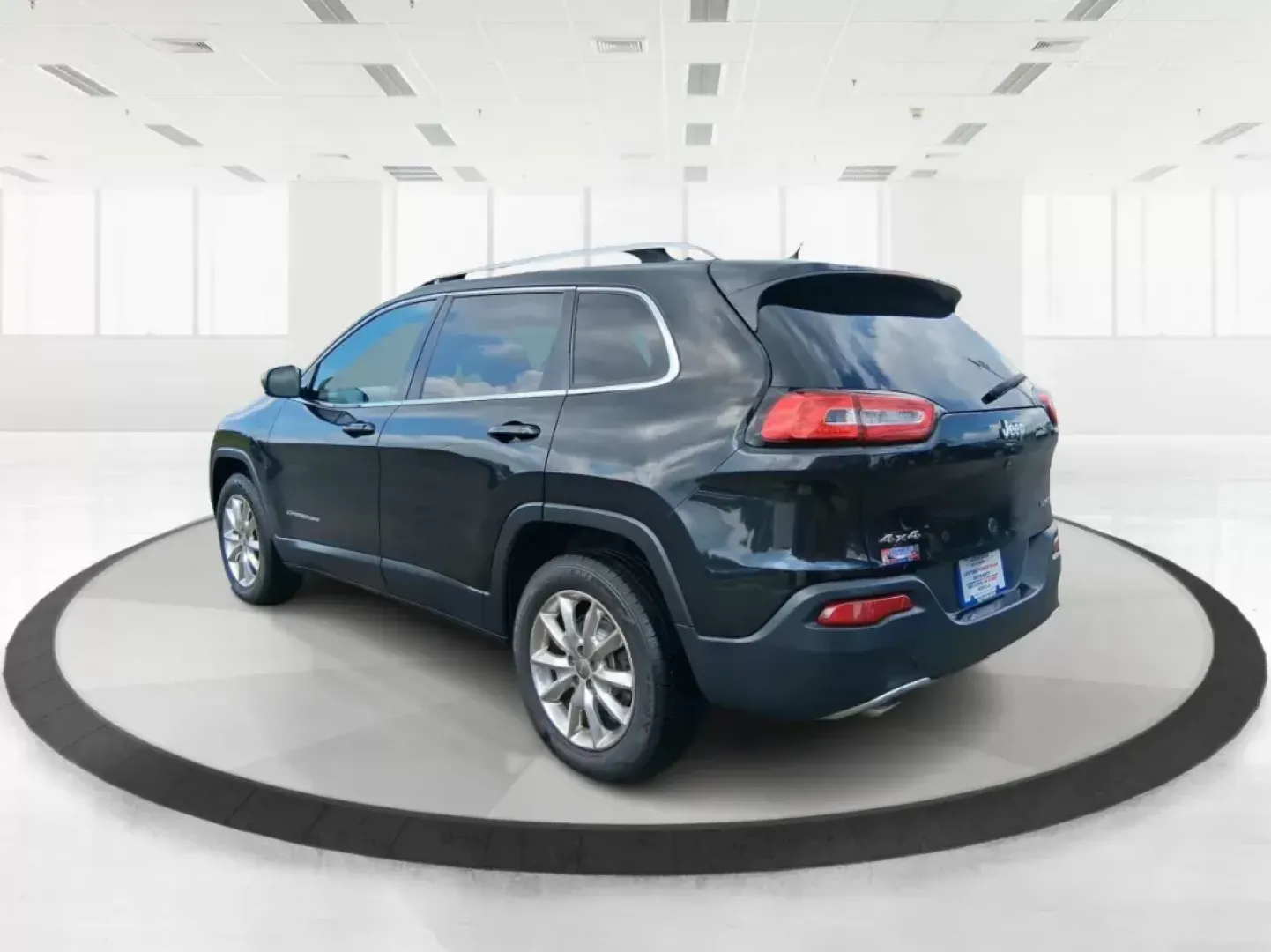 2015 Jeep Cherokee Limited (1C4PJMDB1FW) with an Other engine, located at 1099 N County Rd 25A , Troy, OH, 45373, (937) 908-9800, 40.057041, -84.215462 - Photo#4