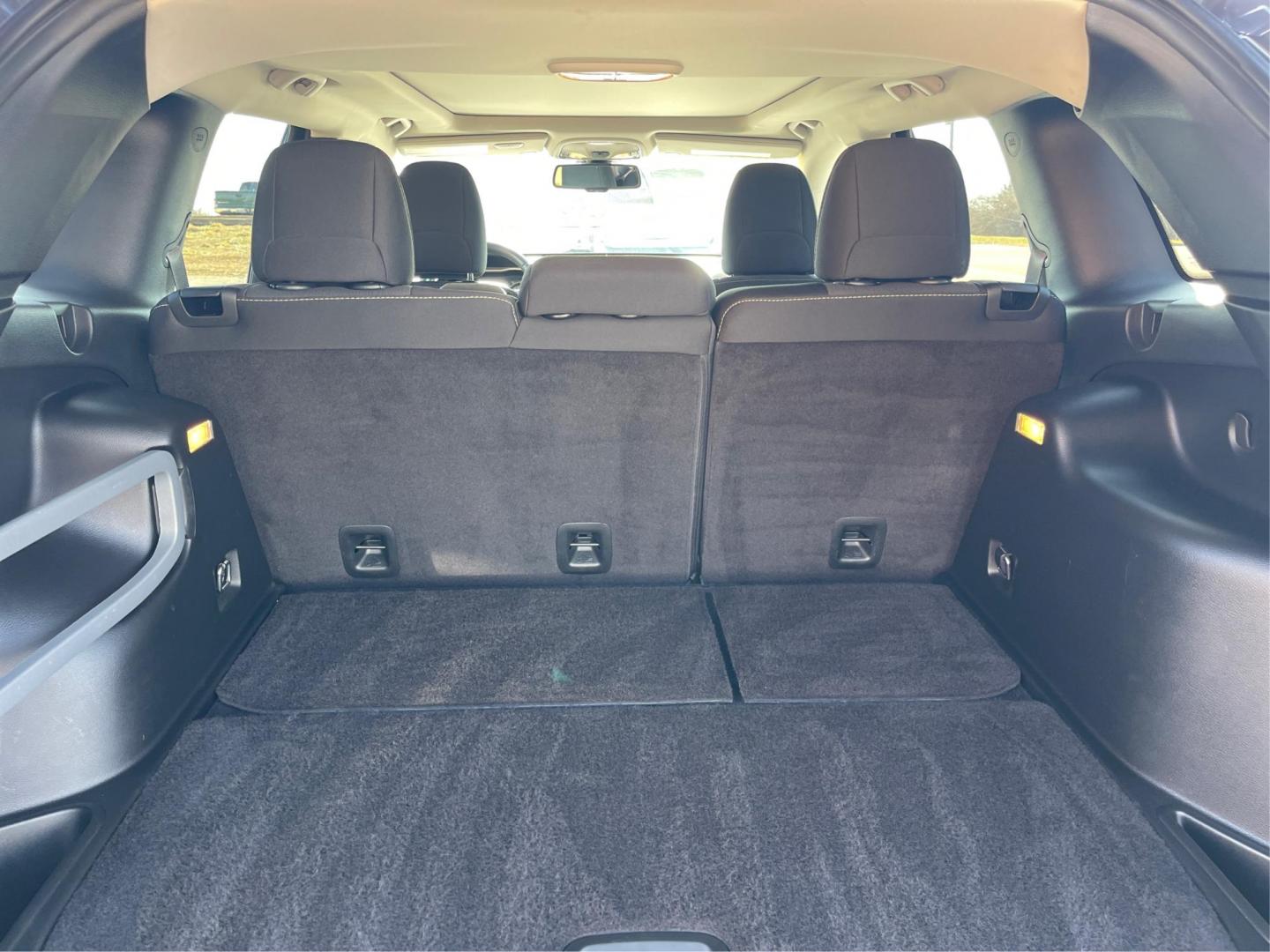 2015 Jeep Cherokee Latitude (1C4PJLCS0FW) with an Other engine, located at 4508 South Dixie Dr, Moraine, OH, 45439, (937) 908-9800, 39.807072, -84.031563 - Photo#11