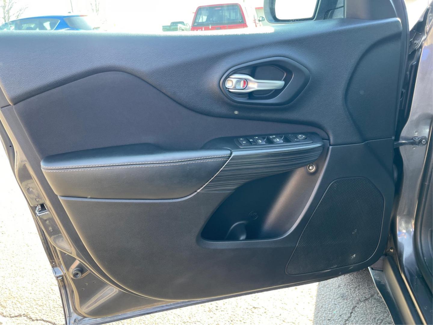 2015 Jeep Cherokee Latitude (1C4PJLCS0FW) with an Other engine, located at 4508 South Dixie Dr, Moraine, OH, 45439, (937) 908-9800, 39.807072, -84.031563 - Photo#18