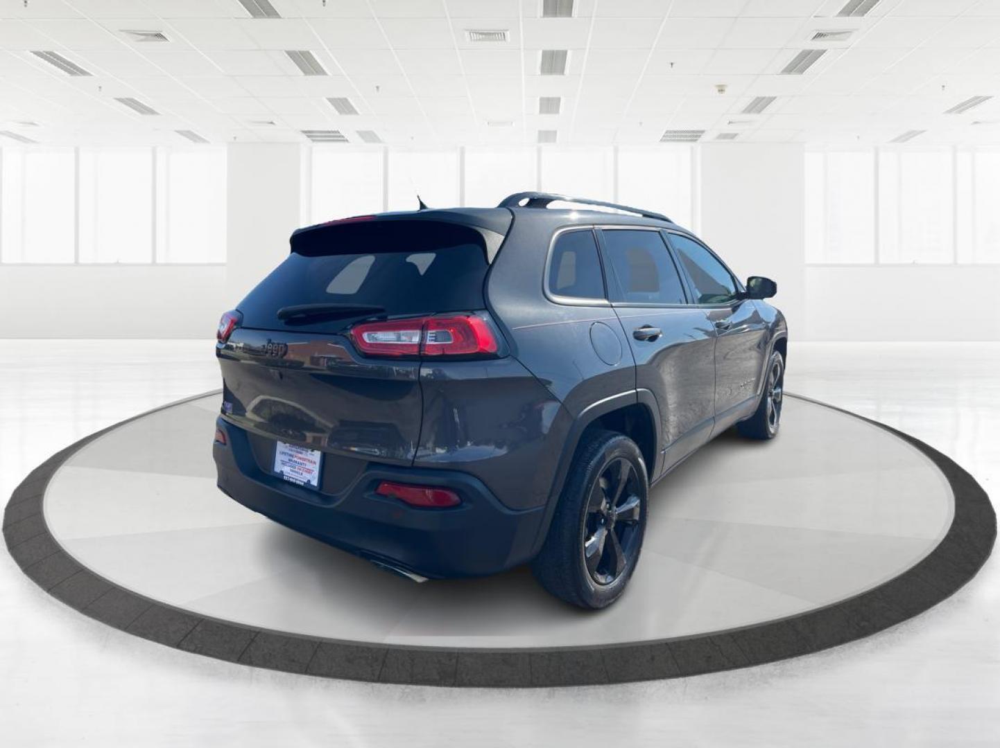 2015 Jeep Cherokee Latitude (1C4PJLCS0FW) with an Other engine, located at 4508 South Dixie Dr, Moraine, OH, 45439, (937) 908-9800, 39.807072, -84.031563 - Photo#2