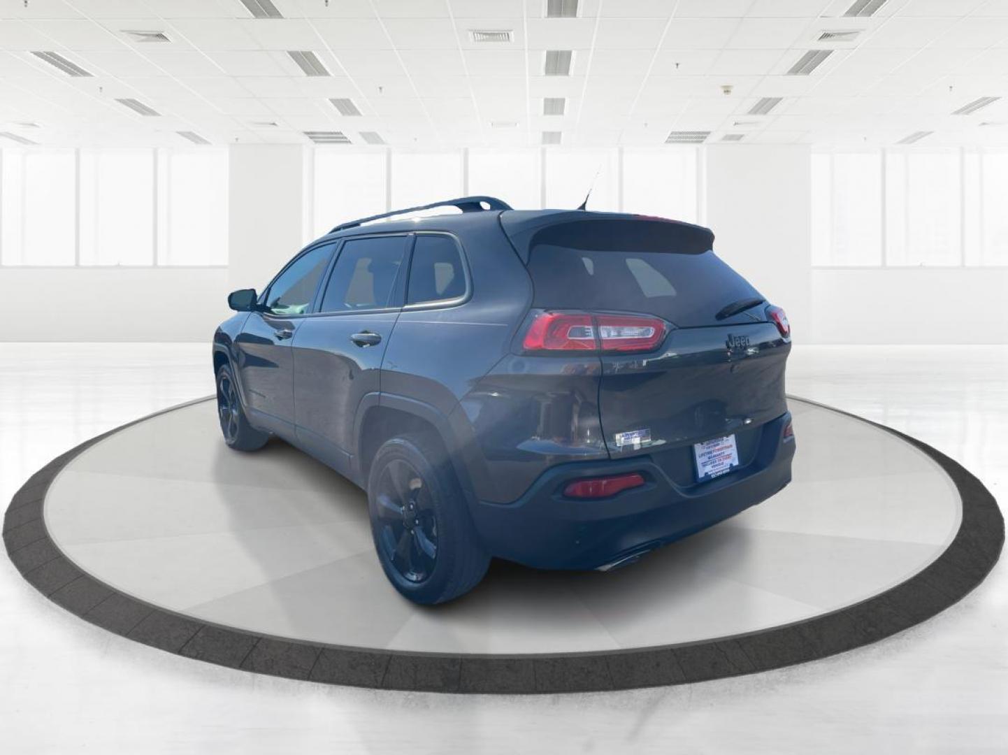 2015 Jeep Cherokee Latitude (1C4PJLCS0FW) with an Other engine, located at 4508 South Dixie Dr, Moraine, OH, 45439, (937) 908-9800, 39.807072, -84.031563 - Photo#4