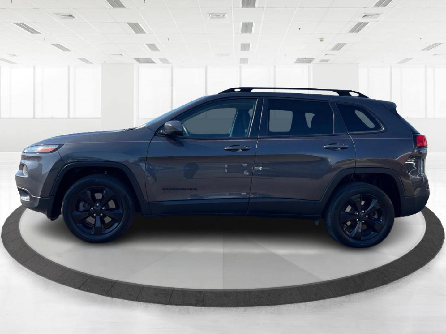 2015 Jeep Cherokee Latitude (1C4PJLCS0FW) with an Other engine, located at 4508 South Dixie Dr, Moraine, OH, 45439, (937) 908-9800, 39.807072, -84.031563 - Photo#5