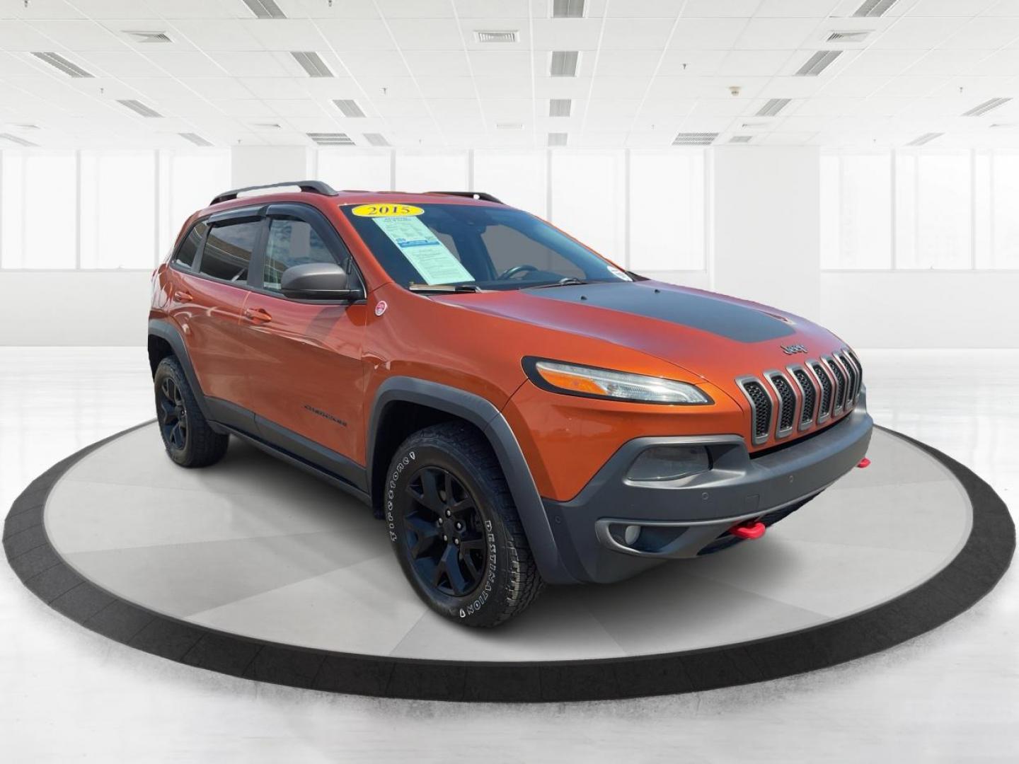 2015 Jeep Cherokee Trailhawk 4WD (1C4PJMBSXFW) with an 3.2L V6 DOHC 24V engine, 9-Speed Automatic transmission, located at 1184 Kauffman Ave, Fairborn, OH, 45324, (937) 908-9800, 39.807072, -84.031563 - Photo#0