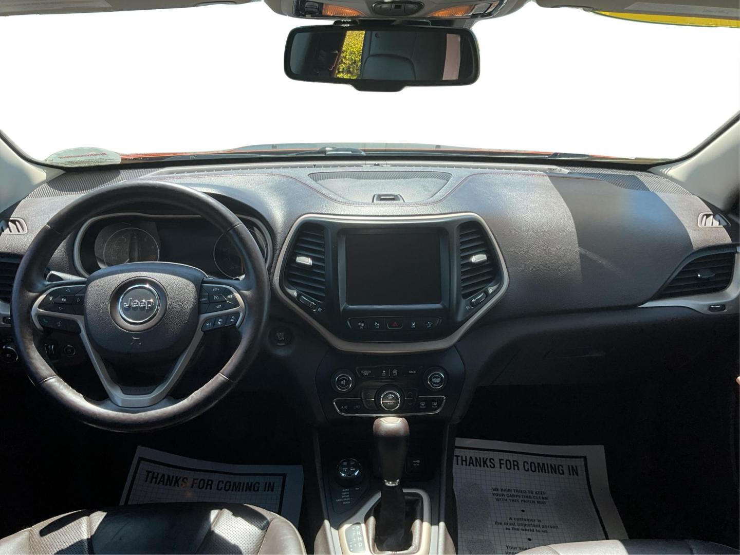 2015 Jeep Cherokee Trailhawk 4WD (1C4PJMBSXFW) with an 3.2L V6 DOHC 24V engine, 9-Speed Automatic transmission, located at 1184 Kauffman Ave, Fairborn, OH, 45324, (937) 908-9800, 39.807072, -84.031563 - Photo#19
