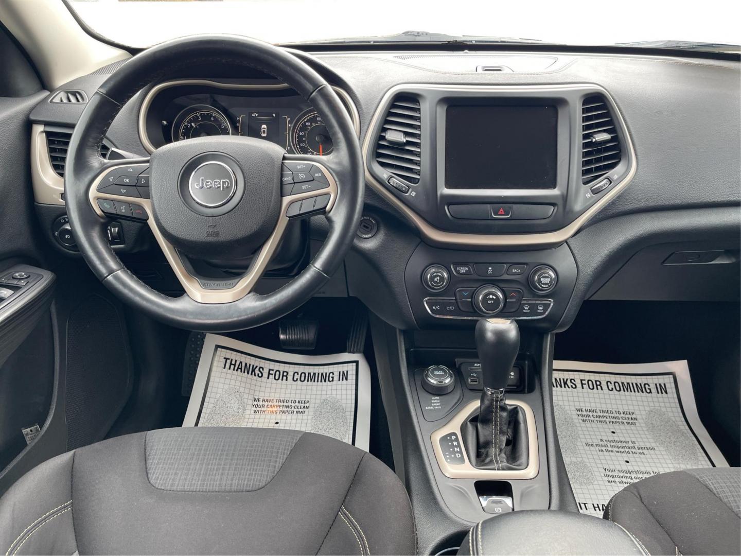 2015 Jeep Cherokee Latitude 4WD (1C4PJMCB8FW) with an 2.4L L4 DOHC 16V engine, 9-Speed Automatic transmission, located at 1230 East Main St, Xenia, OH, 45385, (937) 908-9800, 39.688042, -83.910538 - Photo#20