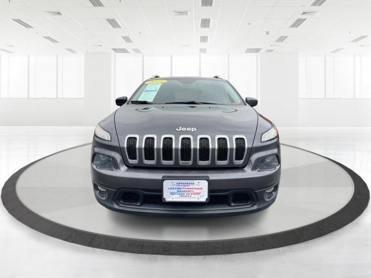 2015 Jeep Cherokee Latitude 4WD (1C4PJMCB8FW) with an 2.4L L4 DOHC 16V engine, 9-Speed Automatic transmission, located at 1230 East Main St, Xenia, OH, 45385, (937) 908-9800, 39.688042, -83.910538 - Photo#6