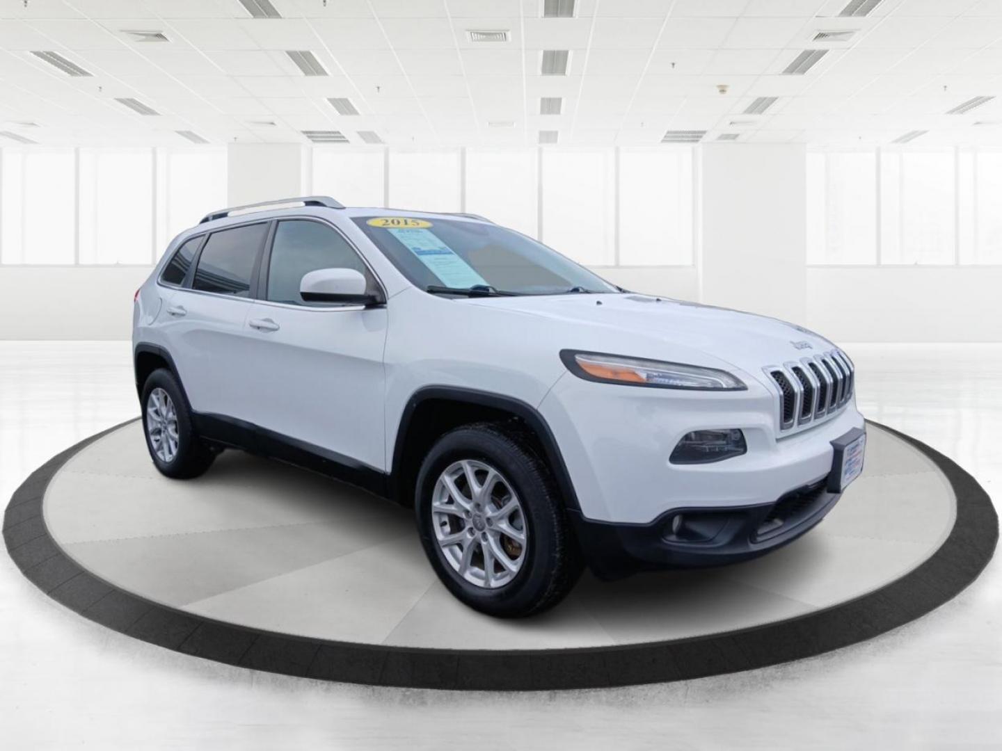 2015 Jeep Cherokee Latitude 4WD (1C4PJMCB6FW) with an 2.4L L4 DOHC 16V engine, 9-Speed Automatic transmission, located at 1099 N County Rd 25A , Troy, OH, 45373, (937) 908-9800, 40.057041, -84.215462 - Photo#0