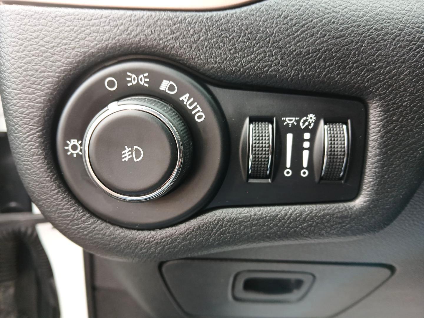 2015 Jeep Cherokee Latitude 4WD (1C4PJMCB6FW) with an 2.4L L4 DOHC 16V engine, 9-Speed Automatic transmission, located at 1099 N County Rd 25A , Troy, OH, 45373, (937) 908-9800, 40.057041, -84.215462 - Photo#16