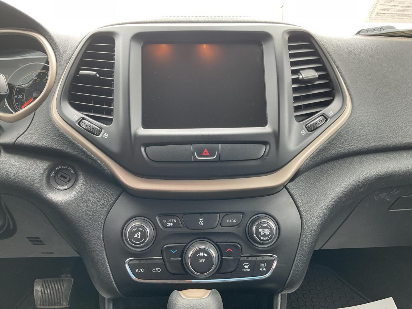 2015 Jeep Cherokee Latitude (1C4PJLCB7FW) with an MultiAir 2.4L I-4 variable valve control engine, located at 401 Woodman Dr, Riverside, OH, 45431, (937) 908-9800, 39.761024, -84.120956 - Photo#11