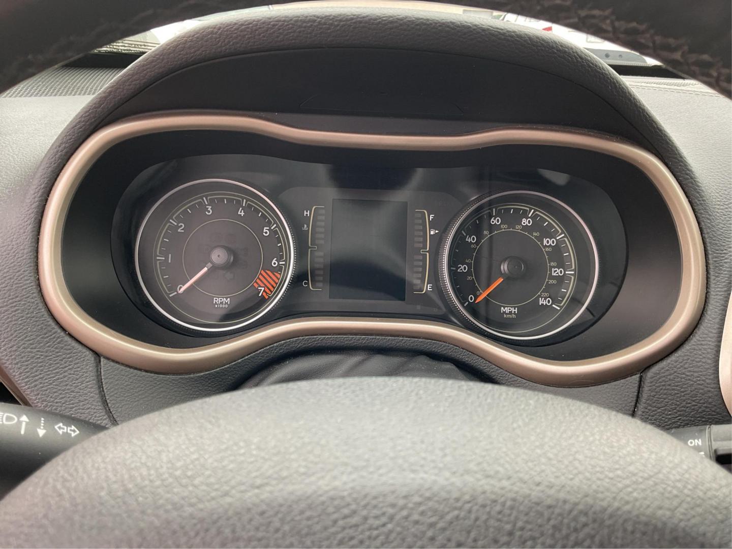 2015 Jeep Cherokee Latitude (1C4PJLCB7FW) with an MultiAir 2.4L I-4 variable valve control engine, located at 401 Woodman Dr, Riverside, OH, 45431, (937) 908-9800, 39.761024, -84.120956 - Photo#13