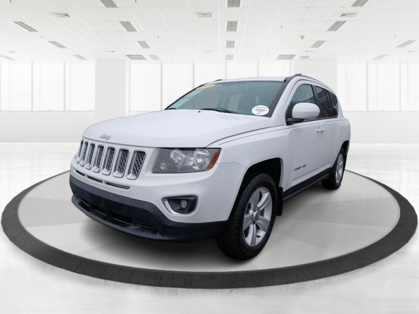 2015 Jeep Compass Latitude 4WD (1C4NJDEB2FD) with an 2.4L L4 DOHC 16V engine, 6-Speed Automatic transmission, located at 1184 Kauffman Ave, Fairborn, OH, 45324, (937) 908-9800, 39.807072, -84.031563 - Photo#7