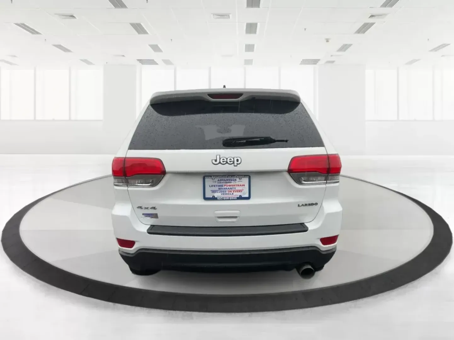 2015 Jeep Grand Cherokee Laredo (1C4RJFAG7FC) with an 3.6L V-6 DOHC engine, located at 8750 N County Rd 25A, Piqua, OH, 45356, (937) 908-9800, 40.164391, -84.232513 - Photo#3