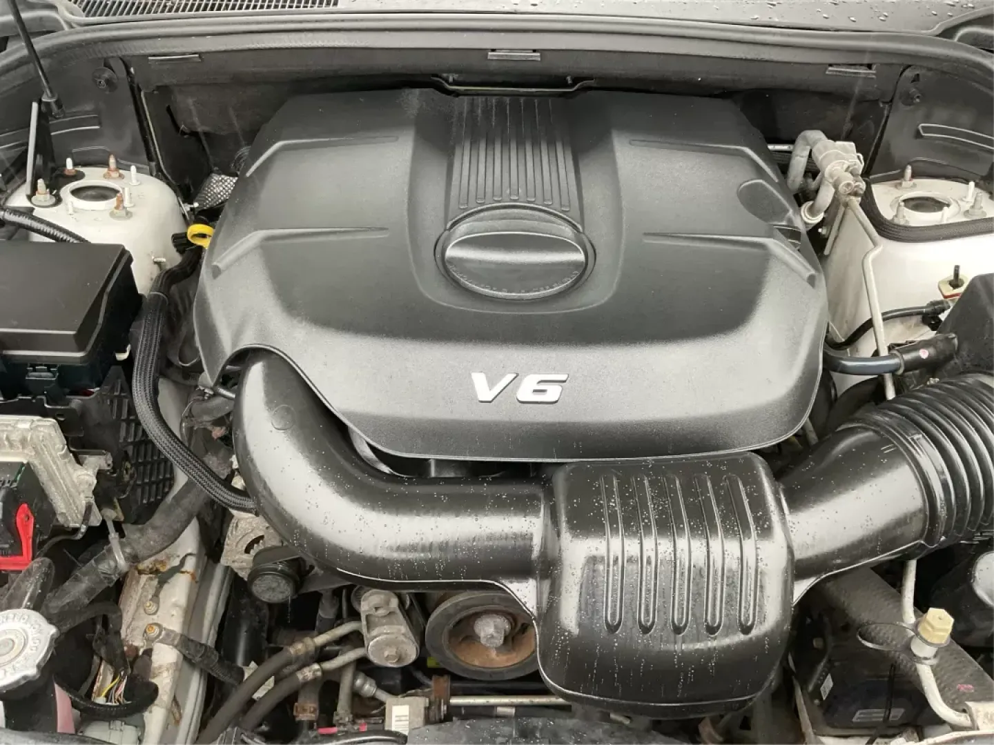 2015 Jeep Grand Cherokee Laredo (1C4RJFAG7FC) with an 3.6L V-6 DOHC engine, located at 8750 N County Rd 25A, Piqua, OH, 45356, (937) 908-9800, 40.164391, -84.232513 - Photo#10