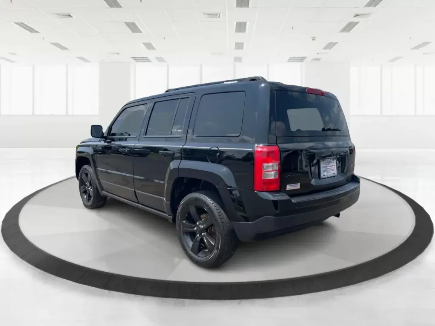 2015 Jeep Patriot Altitude Edition (1C4NJRBB1FD) with an 2.4L I-4 DOHC engine, located at 1951 S Dayton Lakeview Rd., New Carlisle, OH, 45344, (937) 908-9800, 39.890999, -84.050255 - Photo#4