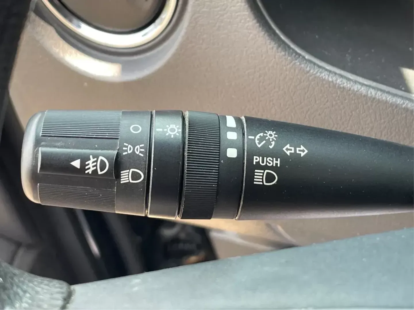 2015 Jeep Patriot Altitude Edition (1C4NJRBB1FD) with an 2.4L I-4 DOHC engine, located at 1951 S Dayton Lakeview Rd., New Carlisle, OH, 45344, (937) 908-9800, 39.890999, -84.050255 - Photo#16