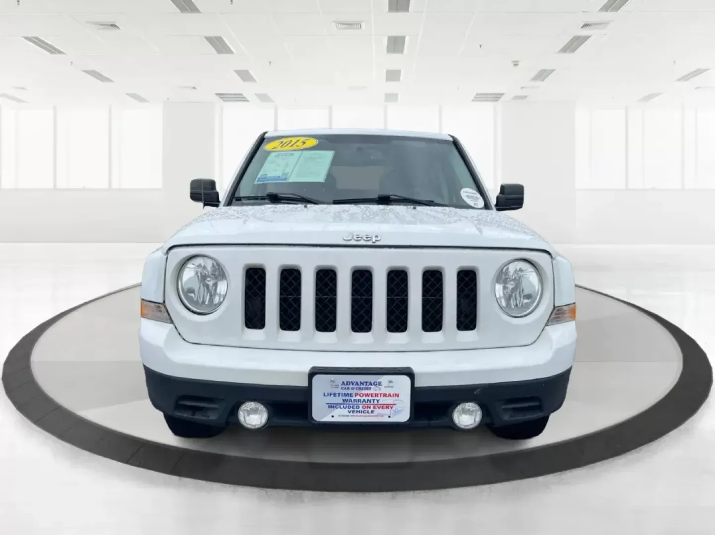 2015 Jeep Patriot Latitude (1C4NJRFB0FD) with an 2.4L I-4 DOHC engine, located at 1184 Kauffman Ave, Fairborn, OH, 45324, (937) 908-9800, 39.807072, -84.031563 - Photo#6