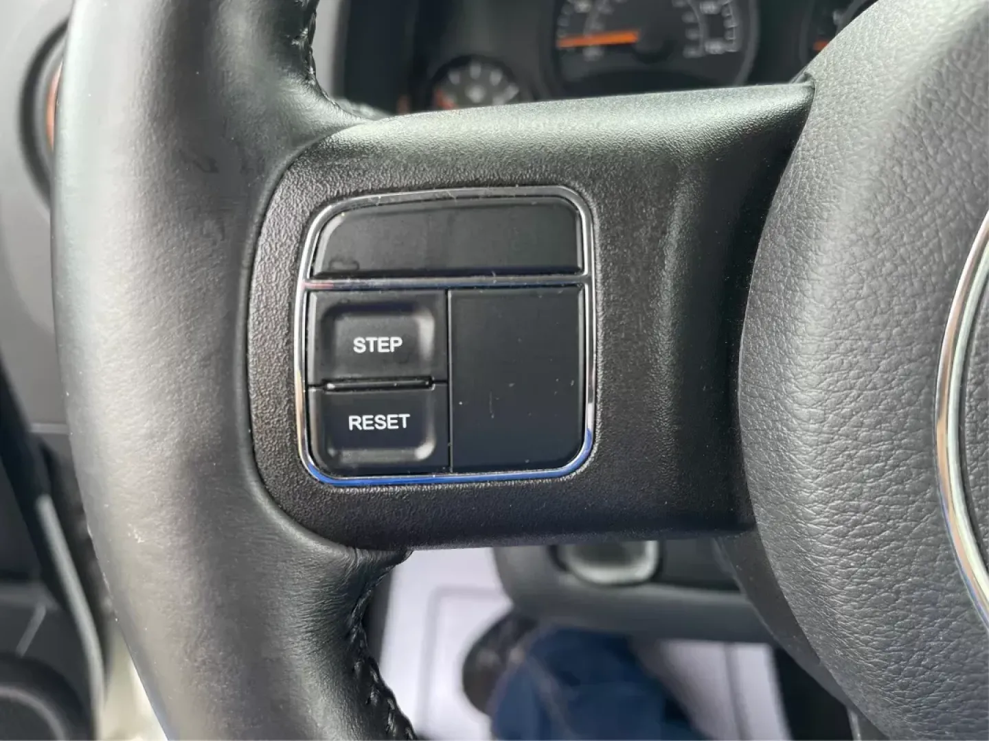 2015 Jeep Patriot Latitude (1C4NJRFB0FD) with an 2.4L I-4 DOHC engine, located at 1184 Kauffman Ave, Fairborn, OH, 45324, (937) 908-9800, 39.807072, -84.031563 - Photo#14