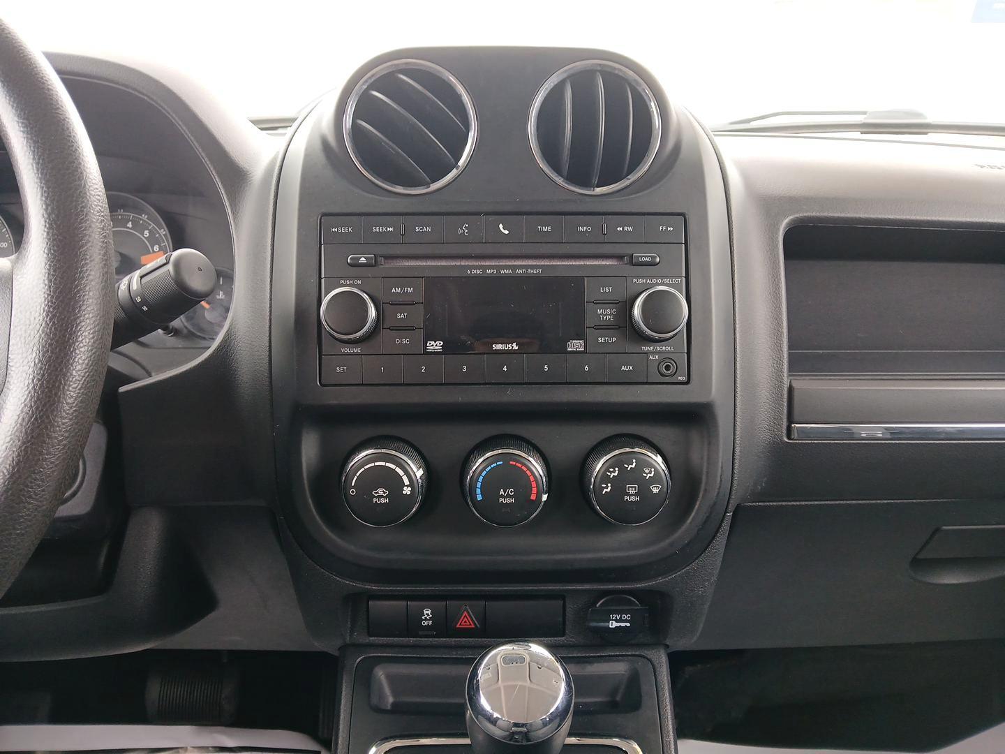 2015 Jeep Patriot Sport 4WD (1C4NJRBB7FD) with an 2.4L L4 DOHC 16V engine, located at 1184 Kauffman Ave, Fairborn, OH, 45324, (937) 908-9800, 39.807072, -84.031563 - Photo#12