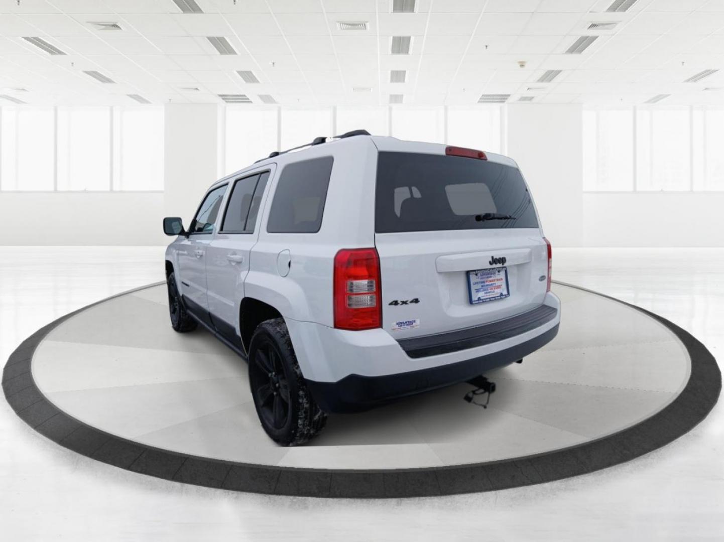2015 Jeep Patriot Sport 4WD (1C4NJRBB7FD) with an 2.4L L4 DOHC 16V engine, located at 1184 Kauffman Ave, Fairborn, OH, 45324, (937) 908-9800, 39.807072, -84.031563 - Photo#4