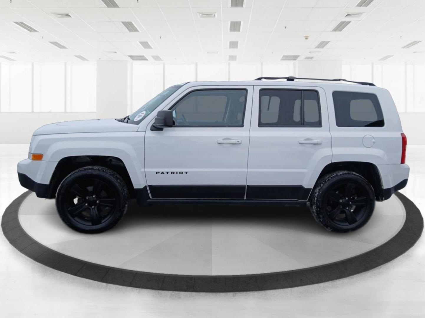 2015 Jeep Patriot Sport 4WD (1C4NJRBB7FD) with an 2.4L L4 DOHC 16V engine, located at 1184 Kauffman Ave, Fairborn, OH, 45324, (937) 908-9800, 39.807072, -84.031563 - Photo#5