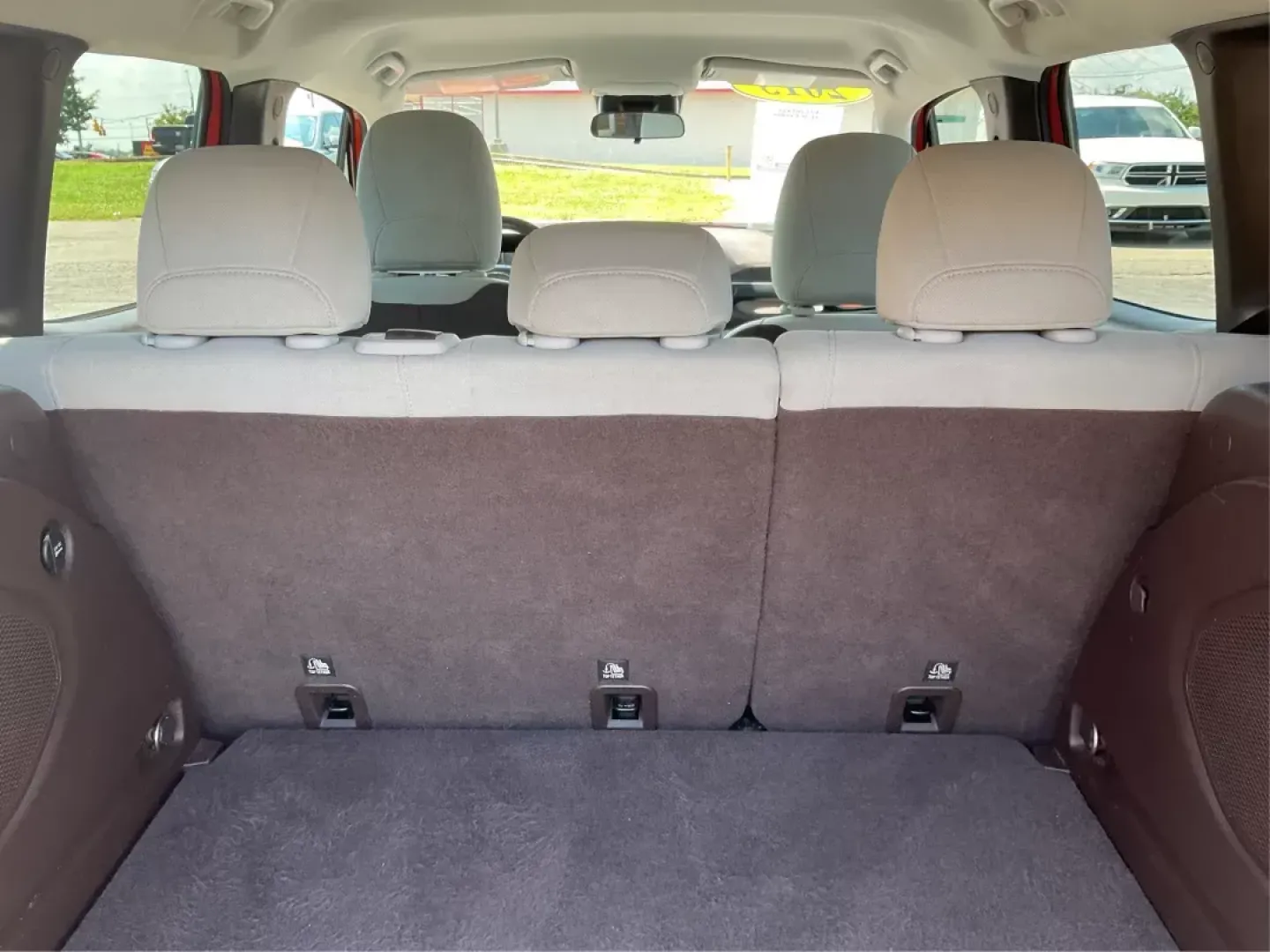 2015 Jeep Renegade Latitude 4WD (ZACCJBBT2FP) with an 2.4L L4 DOHC 16V engine, 6-Speed Manual transmission, located at 4508 South Dixie Dr, Moraine, OH, 45439, (937) 908-9800, 39.807072, -84.031563 - Photo#11