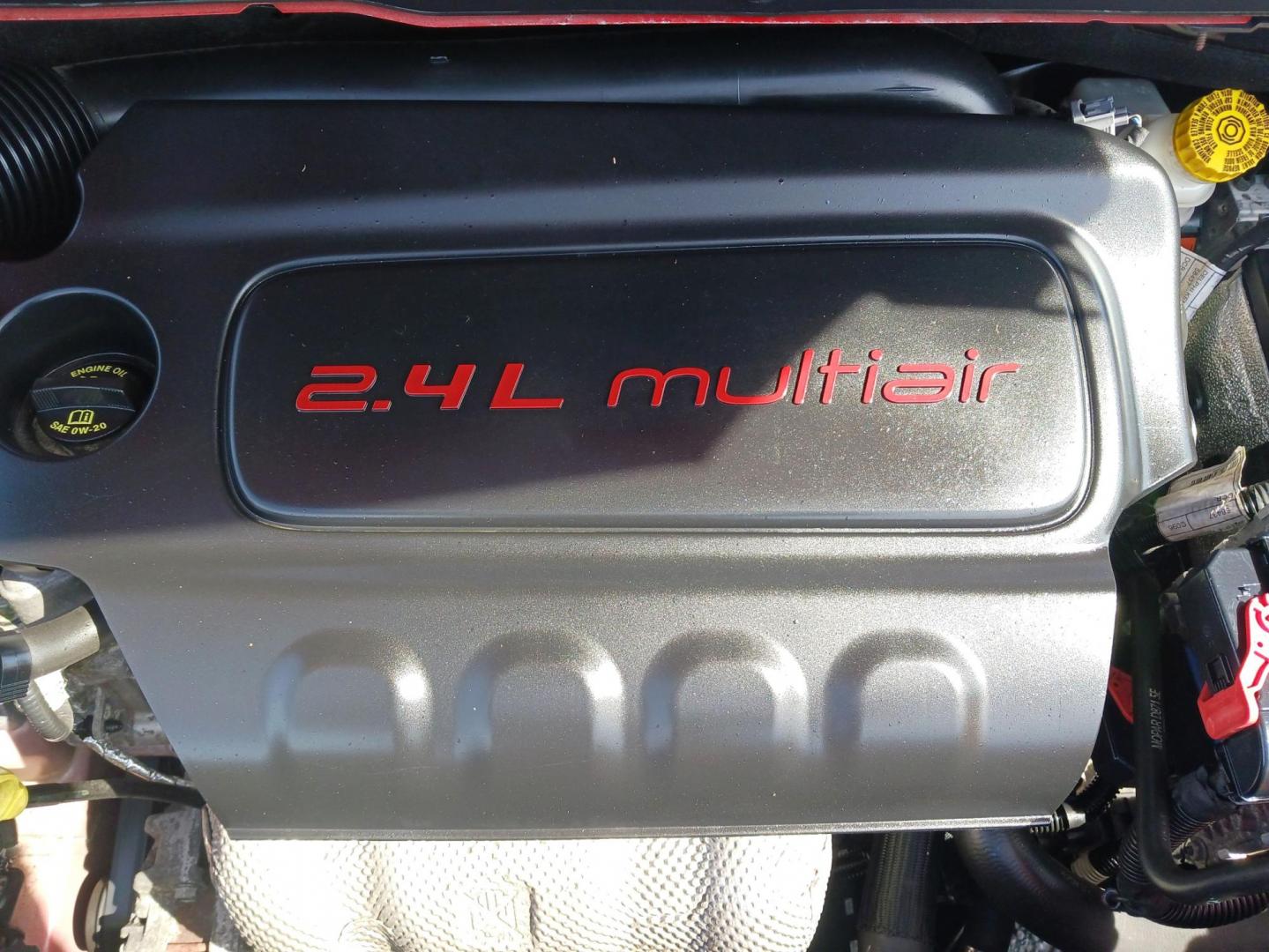 2015 Jeep Renegade Limited FWD (ZACCJADT0FP) with an 2.4L L4 DOHC 16V engine, 9-Speed Automatic transmission, located at 1184 Kauffman Ave, Fairborn, OH, 45324, (937) 908-9800, 39.807072, -84.031563 - Photo#10