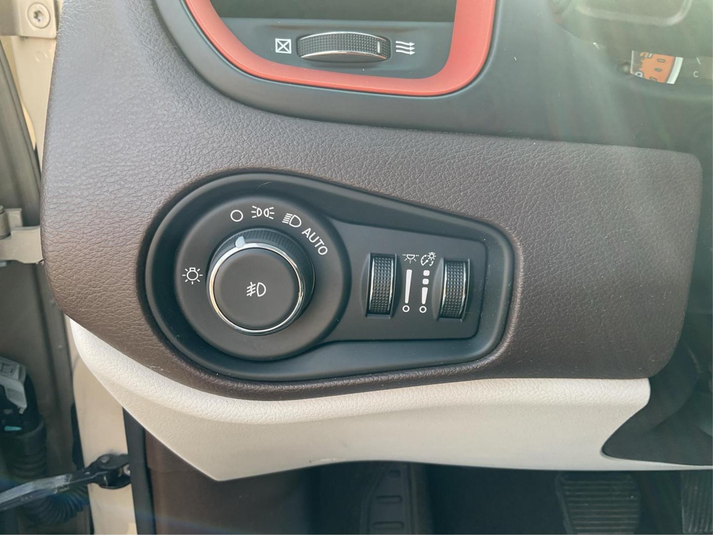 2015 Jeep Renegade Latitude (ZACCJABT0FP) with an Other engine, located at 1951 S Dayton Lakeview Rd., New Carlisle, OH, 45344, (937) 908-9800, 39.890999, -84.050255 - Photo#15