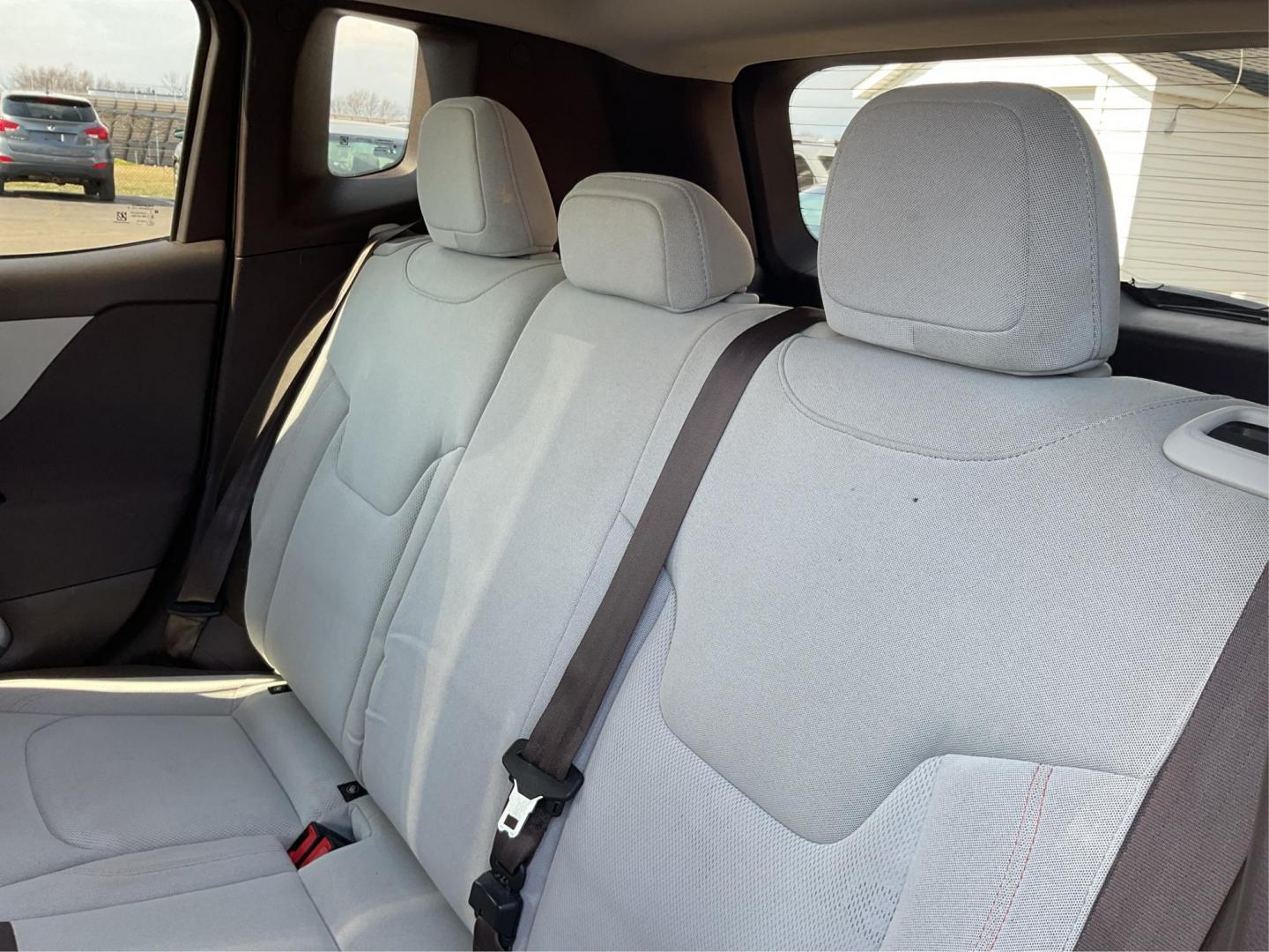 2015 Jeep Renegade Latitude (ZACCJABT0FP) with an Other engine, located at 1951 S Dayton Lakeview Rd., New Carlisle, OH, 45344, (937) 908-9800, 39.890999, -84.050255 - Photo#8