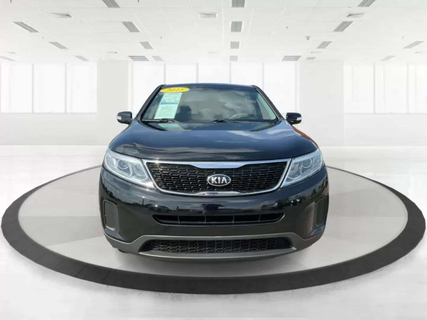 2015 Kia Sorento LX (5XYKT3A69FG) with an 2.4L I-4 gasoline direct injection engine, located at 880 E. National Road, OH, 45377, (937) 908-9800, 39.891918, -84.183975 - Photo#5