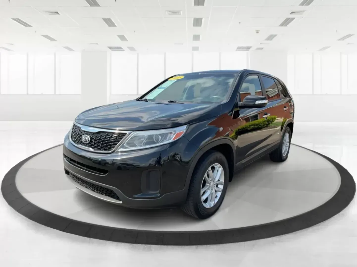 2015 Kia Sorento LX (5XYKT3A69FG) with an 2.4L I-4 gasoline direct injection engine, located at 880 E. National Road, OH, 45377, (937) 908-9800, 39.891918, -84.183975 - Photo#6