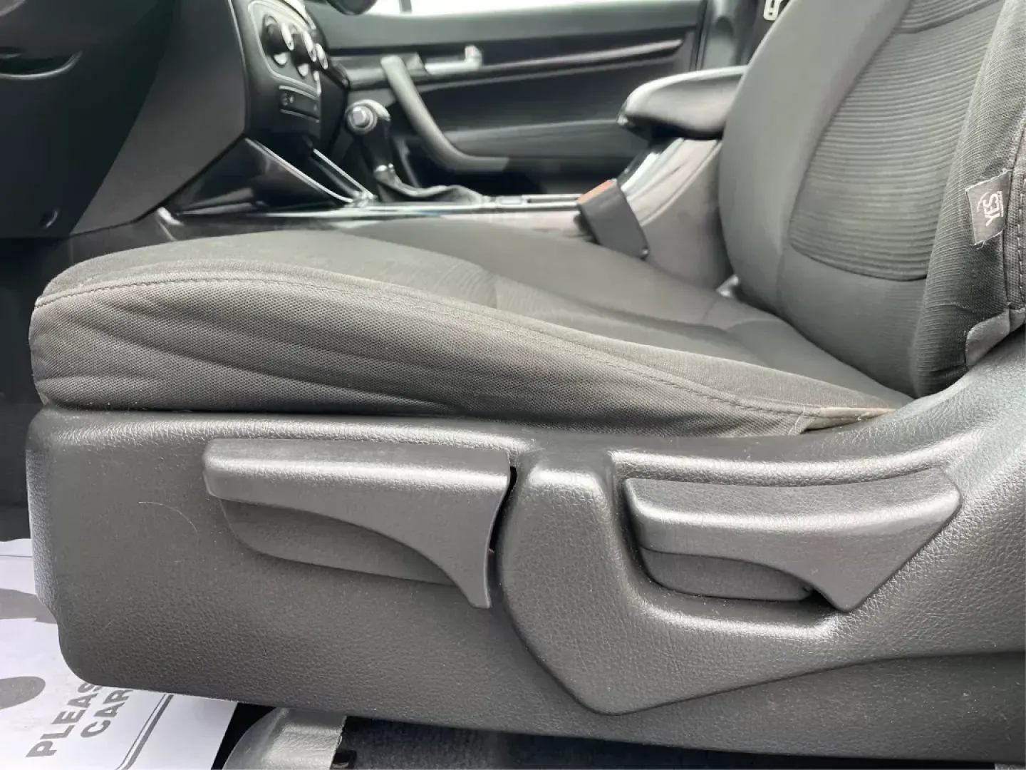 2015 Kia Sorento LX (5XYKT4A61FG) with an 2.4L I-4 gasoline direct injection engine, located at 8750 N County Rd 25A, Piqua, OH, 45356, (937) 908-9800, 40.164391, -84.232513 - Photo#17