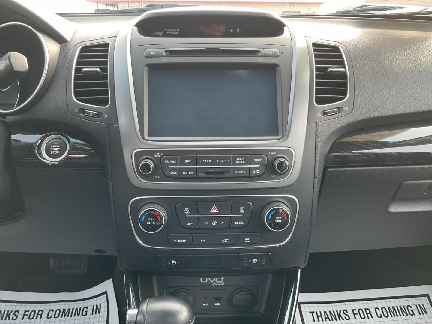 2015 Kia Sorento EX V6 (5XYKUDA73FG) with an Lambda II 3.3L V-6 gasoline direct injection engine, located at 4508 South Dixie Dr, Moraine, OH, 45439, (937) 908-9800, 39.807072, -84.031563 - Photo#12