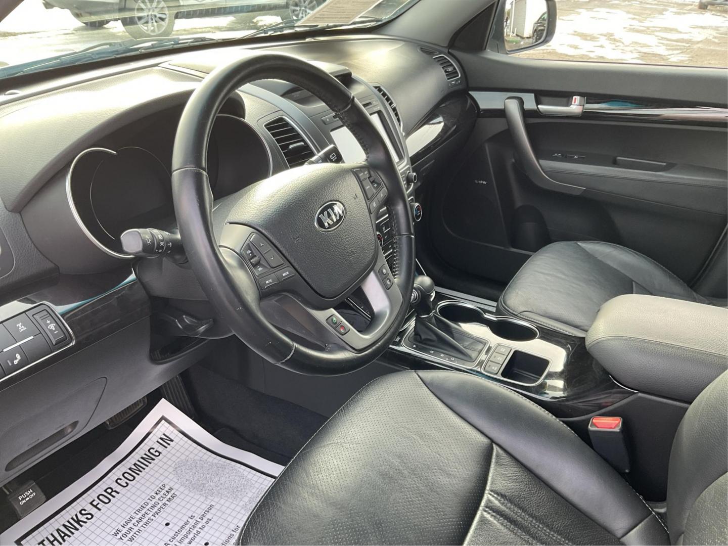 2015 Kia Sorento EX V6 (5XYKUDA73FG) with an Lambda II 3.3L V-6 gasoline direct injection engine, located at 4508 South Dixie Dr, Moraine, OH, 45439, (937) 908-9800, 39.807072, -84.031563 - Photo#8