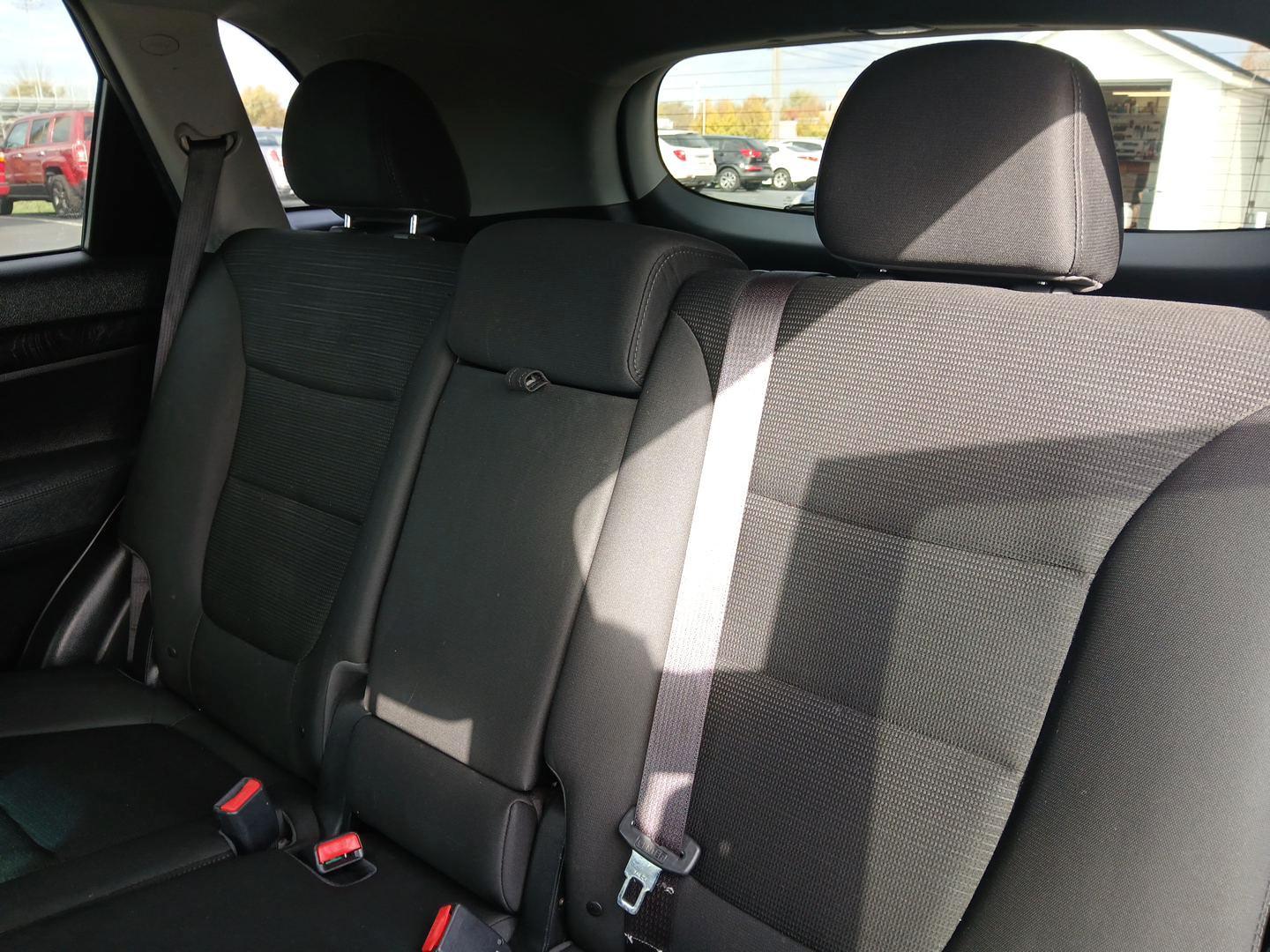 2015 Kia Sorento LX 2WD (5XYKT3A68FG) with an 2.4L L4 DOHC 16V engine, 6-Speed Automatic transmission, located at 401 Woodman Dr, Riverside, OH, 45431, (937) 908-9800, 39.761024, -84.120956 - Photo#9