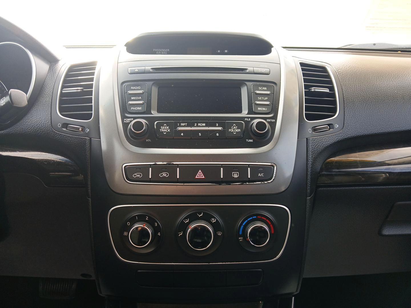 2015 Kia Sorento LX 2WD (5XYKT3A68FG) with an 2.4L L4 DOHC 16V engine, 6-Speed Automatic transmission, located at 401 Woodman Dr, Riverside, OH, 45431, (937) 908-9800, 39.761024, -84.120956 - Photo#12