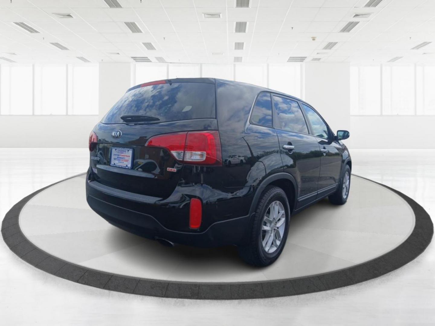 2015 Kia Sorento LX 2WD (5XYKT3A68FG) with an 2.4L L4 DOHC 16V engine, 6-Speed Automatic transmission, located at 401 Woodman Dr, Riverside, OH, 45431, (937) 908-9800, 39.761024, -84.120956 - Photo#2