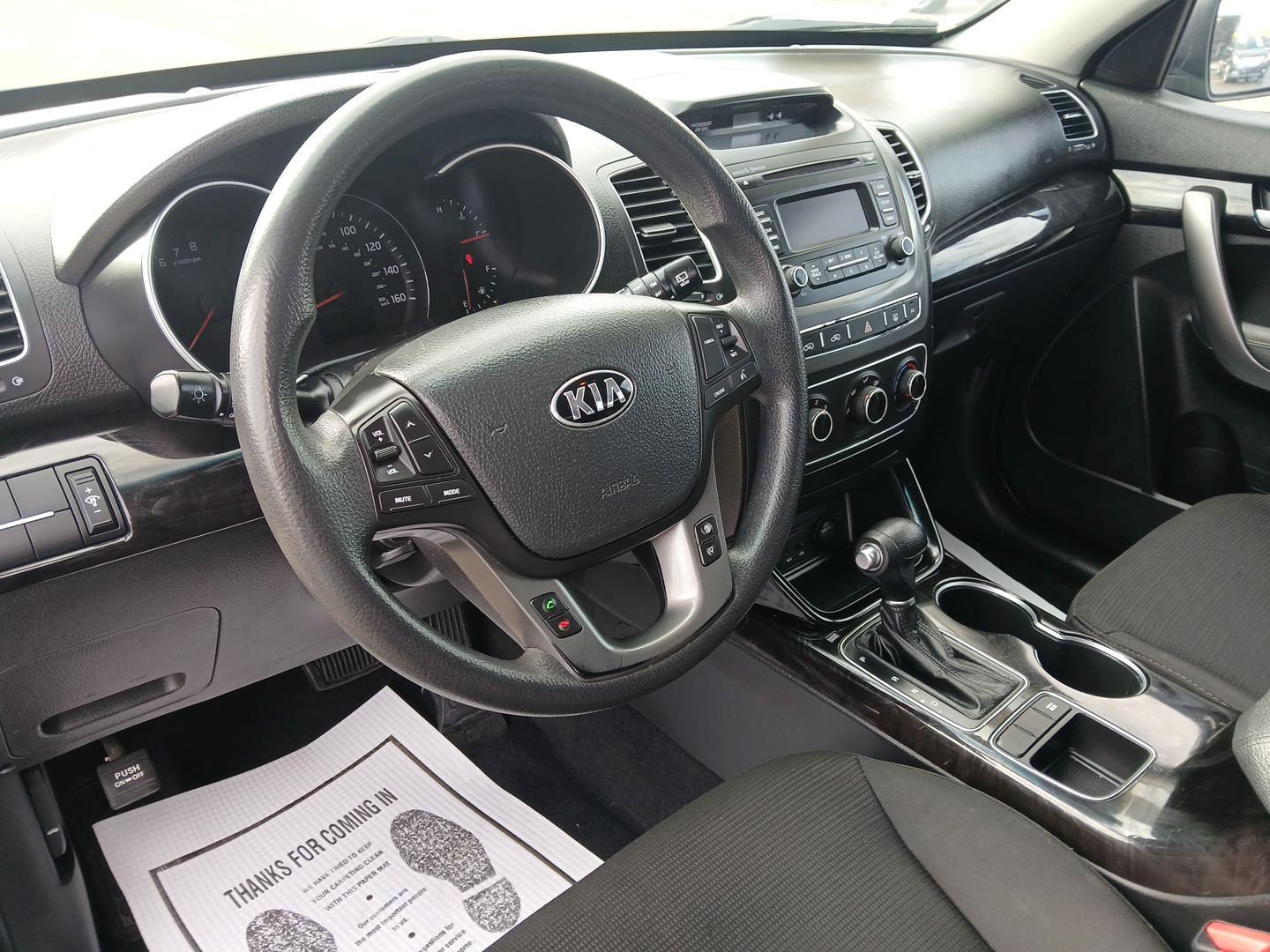 2015 Kia Sorento LX 2WD (5XYKT3A68FG) with an 2.4L L4 DOHC 16V engine, 6-Speed Automatic transmission, located at 401 Woodman Dr, Riverside, OH, 45431, (937) 908-9800, 39.761024, -84.120956 - Photo#8