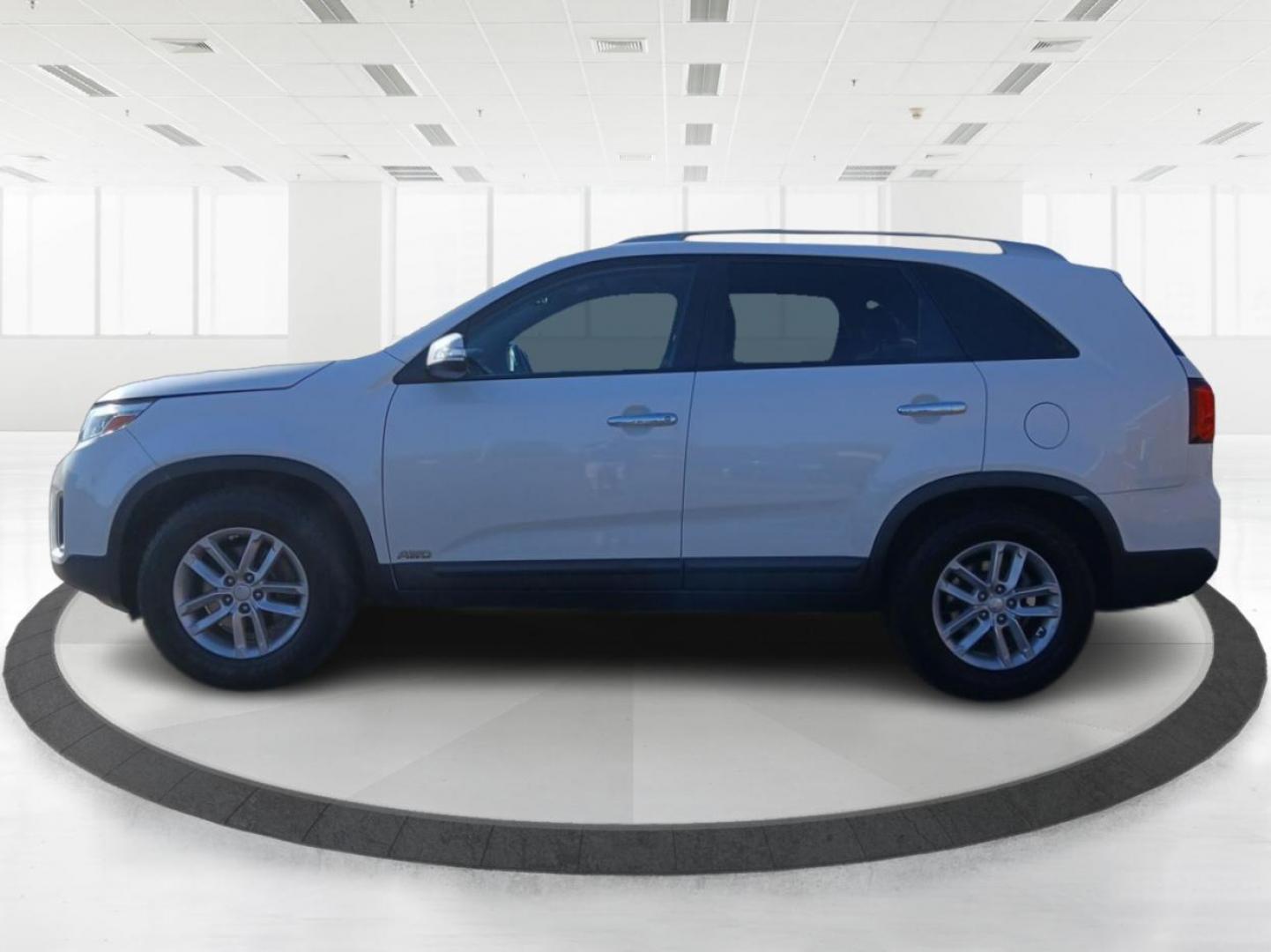 2015 Kia Sorento LX AWD (5XYKTDA64FG) with an 2.4L L4 DOHC 16V engine, 6-Speed Automatic transmission, located at 1099 N County Rd 25A , Troy, OH, 45373, (937) 908-9800, 40.057041, -84.215462 - Photo#5