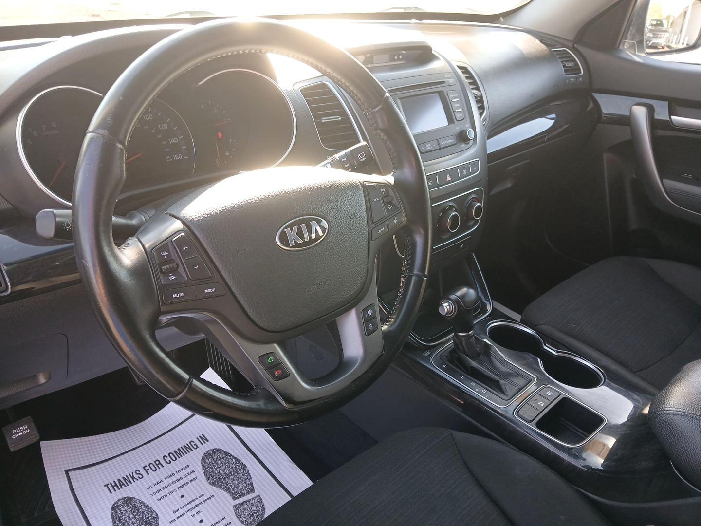 2015 Kia Sorento LX AWD (5XYKTDA64FG) with an 2.4L L4 DOHC 16V engine, 6-Speed Automatic transmission, located at 1099 N County Rd 25A , Troy, OH, 45373, (937) 908-9800, 40.057041, -84.215462 - Photo#8