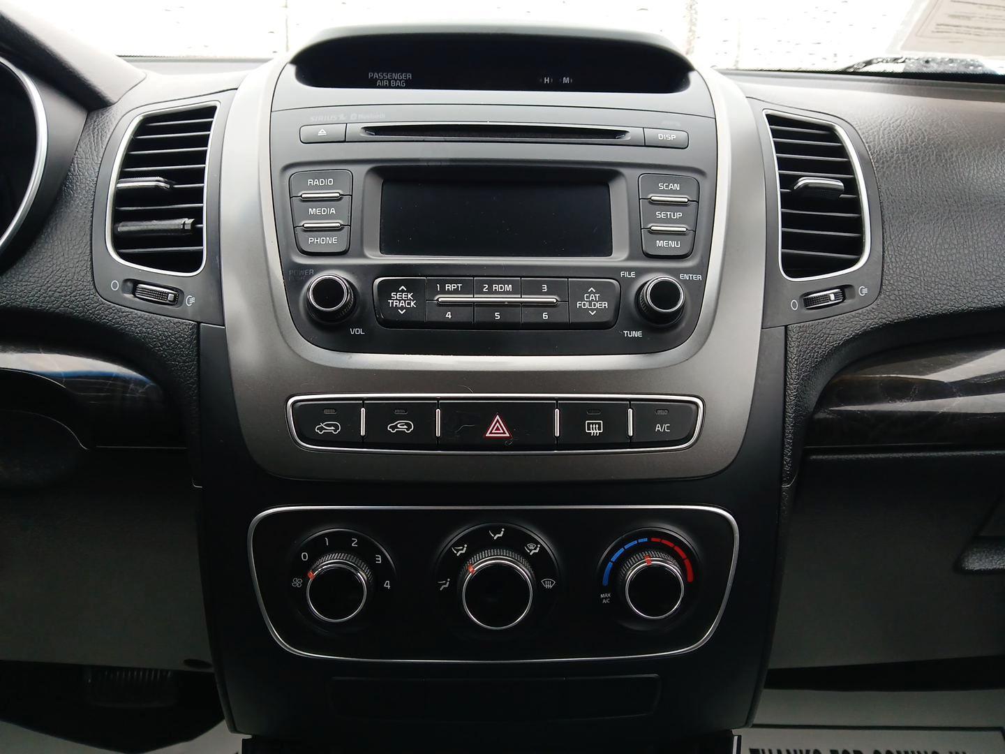2015 Kia Sorento LX 2WD (5XYKT3A61FG) with an 2.4L L4 DOHC 16V engine, 6-Speed Automatic transmission, located at 1184 Kauffman Ave, Fairborn, OH, 45324, (937) 908-9800, 39.807072, -84.031563 - Photo#12