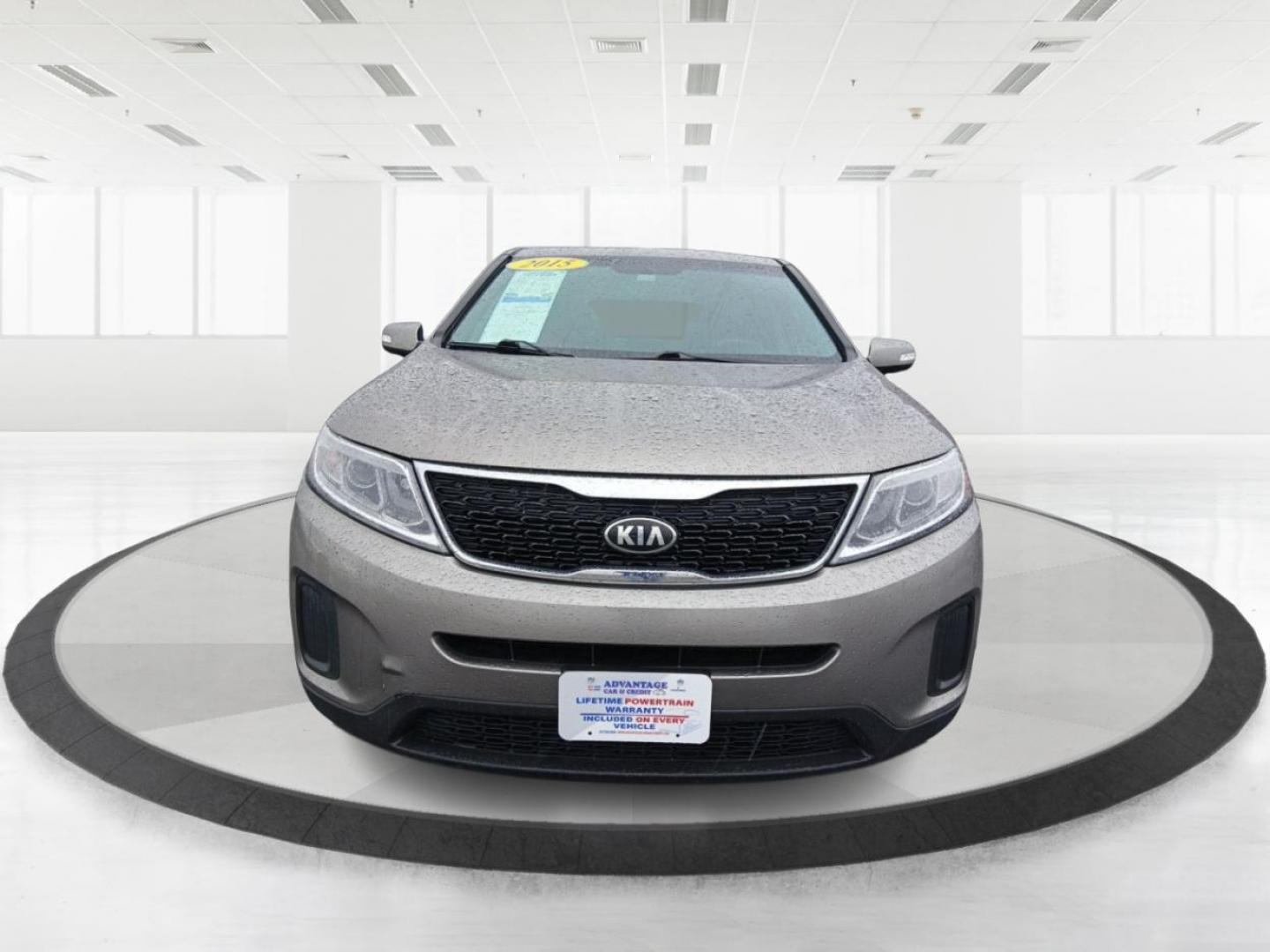 2015 Kia Sorento LX 2WD (5XYKT3A61FG) with an 2.4L L4 DOHC 16V engine, 6-Speed Automatic transmission, located at 1184 Kauffman Ave, Fairborn, OH, 45324, (937) 908-9800, 39.807072, -84.031563 - Photo#6