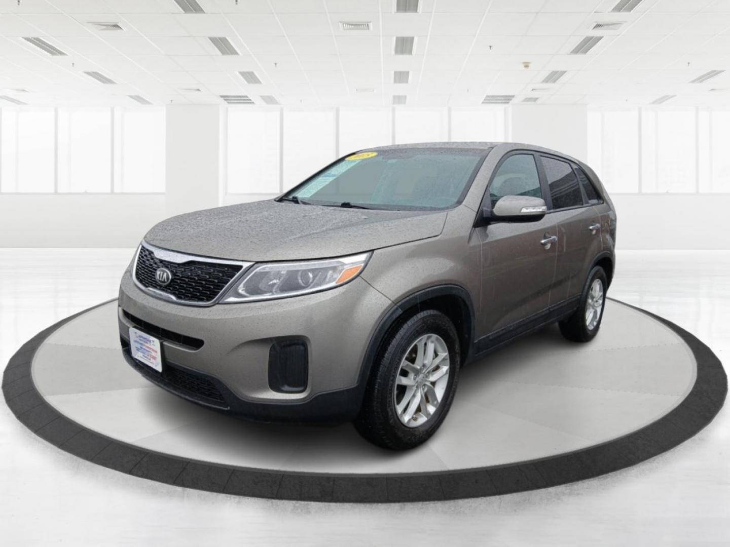 2015 Kia Sorento LX 2WD (5XYKT3A61FG) with an 2.4L L4 DOHC 16V engine, 6-Speed Automatic transmission, located at 1184 Kauffman Ave, Fairborn, OH, 45324, (937) 908-9800, 39.807072, -84.031563 - Photo#7