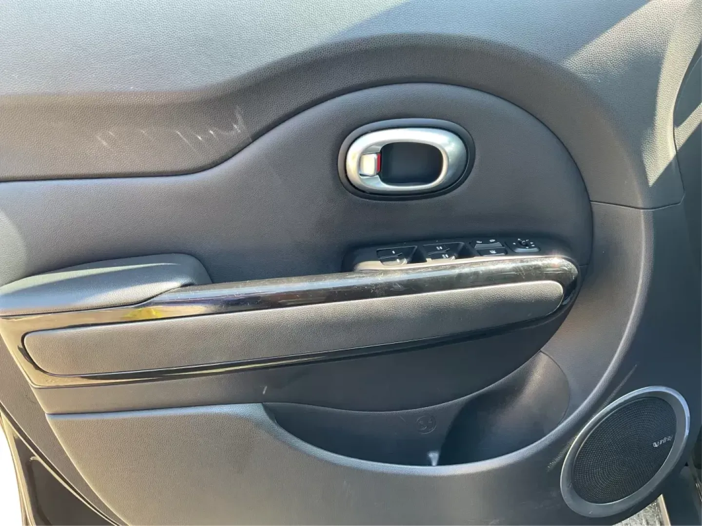 2015 Kia Soul + (KNDJP3A55F7) with an 2L I-4 gasoline direct injection engine, located at 1230 East Main St, Xenia, OH, 45385, (937) 908-9800, 39.688042, -83.910538 - Photo#16