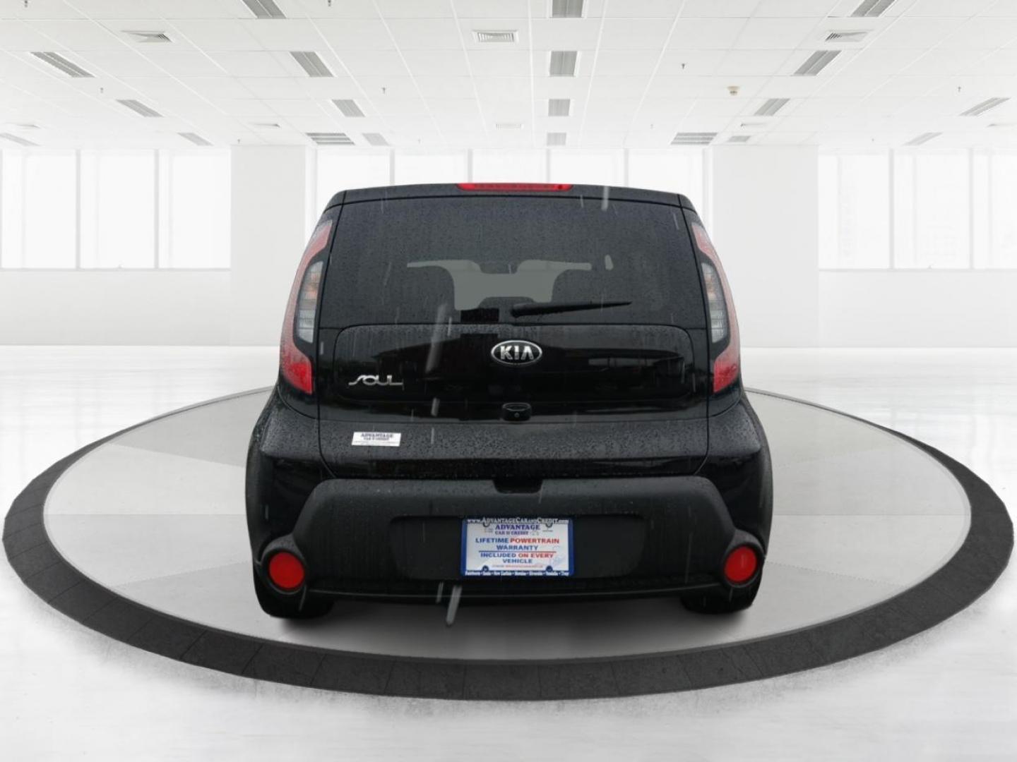 2015 Kia Soul Base (KNDJN2A26F7) with an 1.6L L4 DOHC 16V engine, located at 4508 South Dixie Dr, Moraine, OH, 45439, (937) 908-9800, 39.807072, -84.031563 - Photo#3