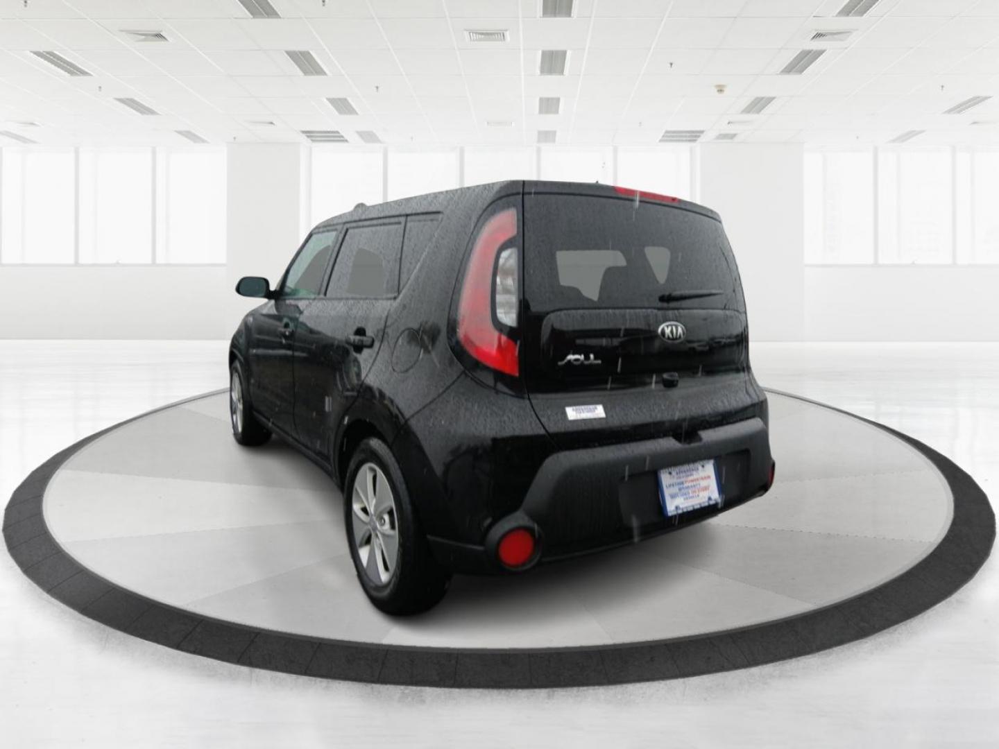2015 Kia Soul Base (KNDJN2A26F7) with an 1.6L L4 DOHC 16V engine, located at 4508 South Dixie Dr, Moraine, OH, 45439, (937) 908-9800, 39.807072, -84.031563 - Photo#4