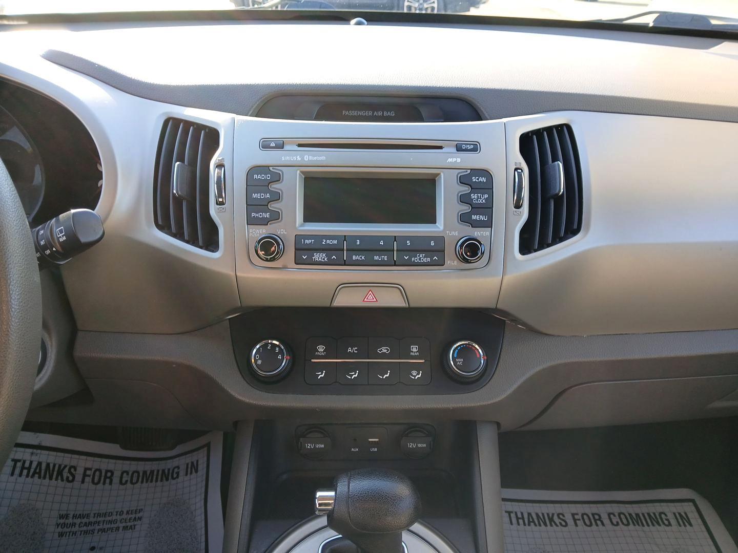 2015 Kia Sportage LX AWD (KNDPBCAC0F7) with an 2.4L V6 DOHC 24V engine, 6-Speed Automatic transmission, located at 401 Woodman Dr, Riverside, OH, 45431, (937) 908-9800, 39.761024, -84.120956 - Photo#12