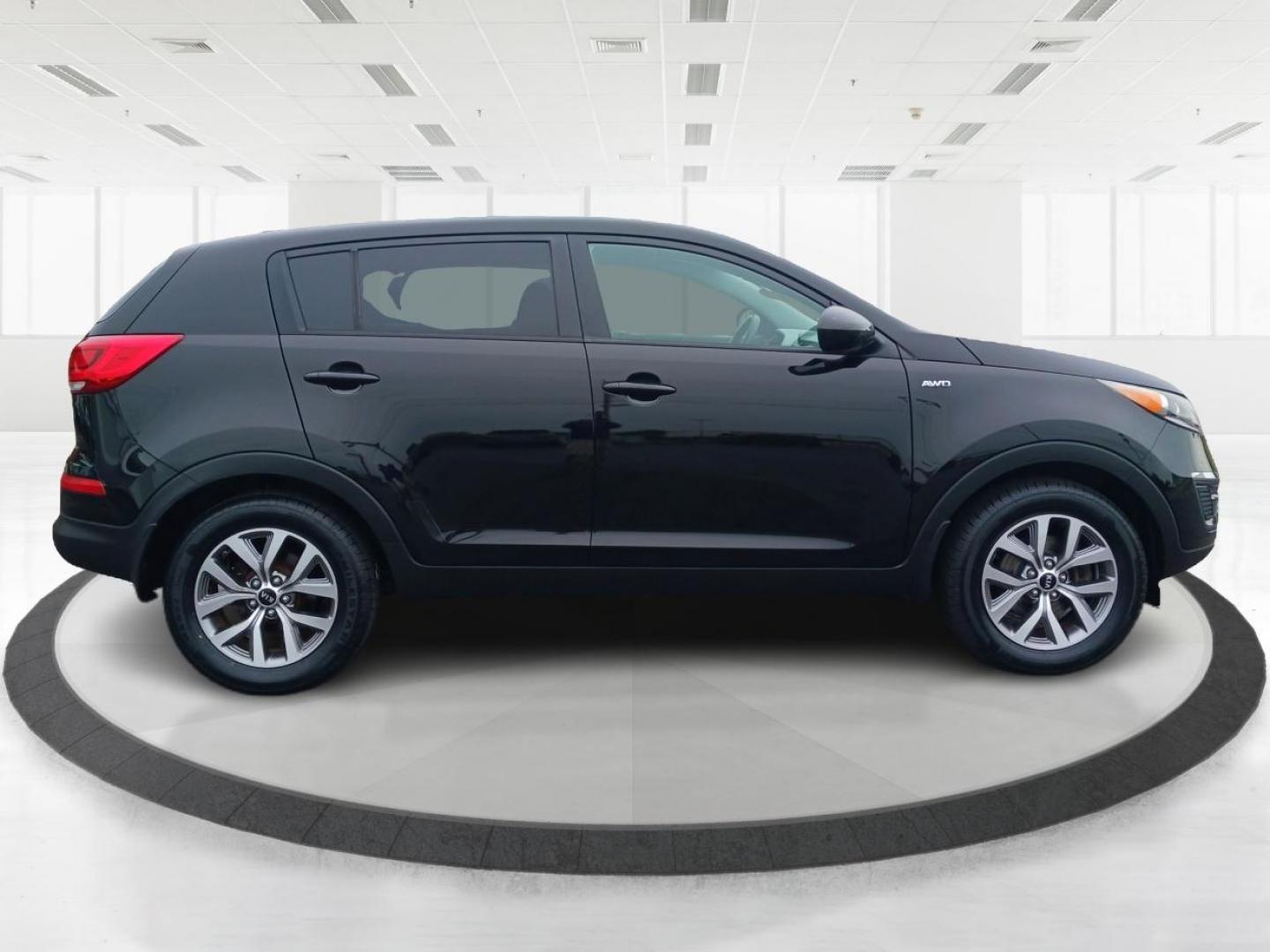 2015 Kia Sportage LX AWD (KNDPBCAC2F7) with an 2.4L V6 DOHC 24V engine, 6-Speed Automatic transmission, located at 880 E. National Road, OH, 45377, (937) 908-9800, 39.891918, -84.183975 - Photo#1